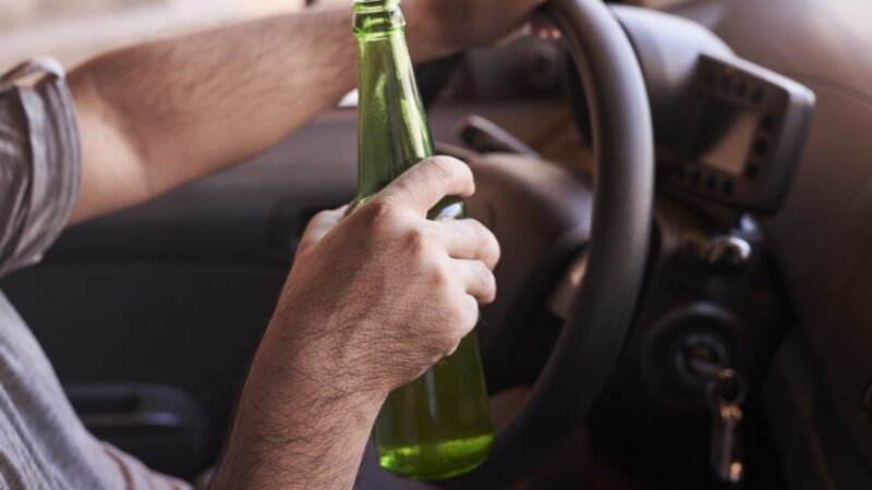 Senior z Ostrołęki stracił prawo jazdy za prowadzenie pojazdu pod wpływem alkoholu