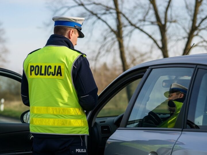 3000 zł mandatu i 13 punktów karnych: Pirat drogowy zatrzymany na DK53