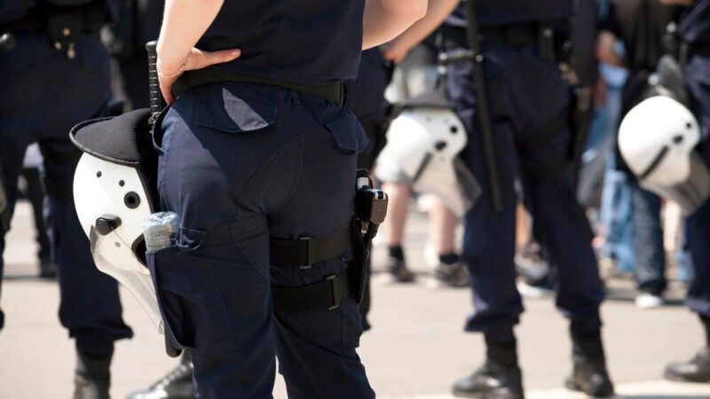 Mundurowe klasy w Ostrołęce: młodzież stawia pierwsze kroki w Policji i Straży Granicznej