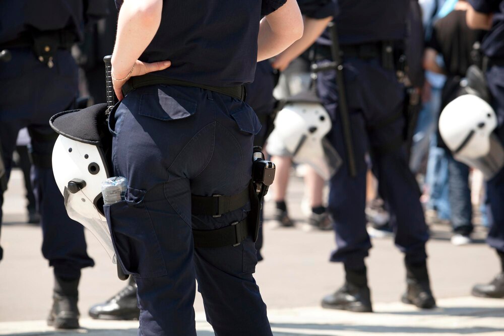 Mundurowe klasy w Ostrołęce: młodzież stawia pierwsze kroki w Policji i Straży Granicznej