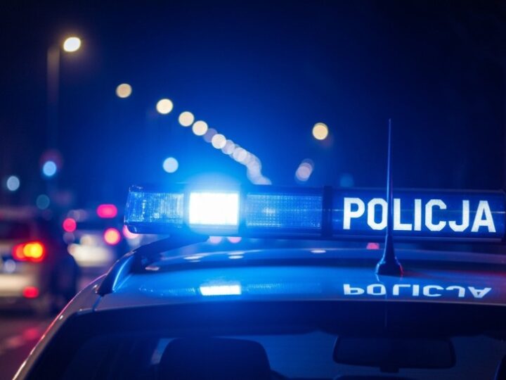 Policjanci z Ostrołęki edukują młodzież o hejcie i odpowiedzialności w sieci