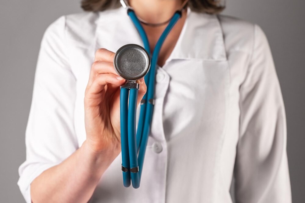 Mundurowi z Ostrołęki przybliżają uczniom tajniki służby policyjnej podczas Dnia z Policją