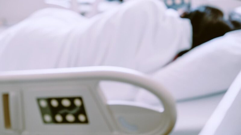 Policjanci uczą przedszkolaków bezpieczeństwa w Ostrołęce