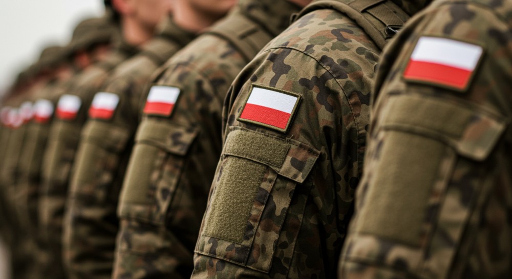 Uczniowie w Dylewie odkrywają tajniki obronności podczas spotkania z żołnierzami