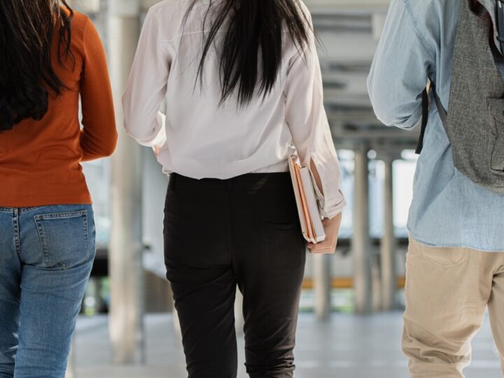 Ostrołęka w edukacji: 43 umowy na innowacyjne projekty podpisane!