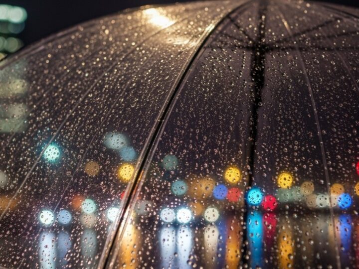 Ostrołęka: Trudne warunki na drogach – uwaga na gołoledź!