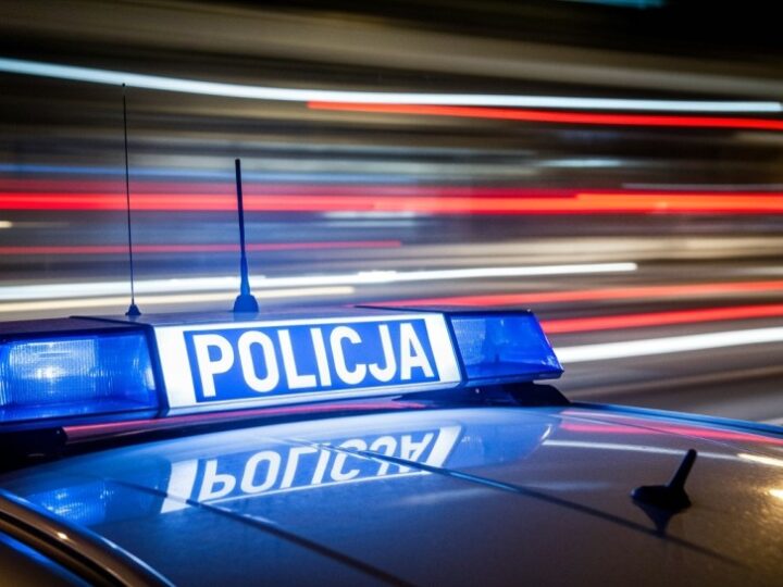 Odpowiedzialność za kierownicą: klucz do bezpiecznych świątecznych podróży