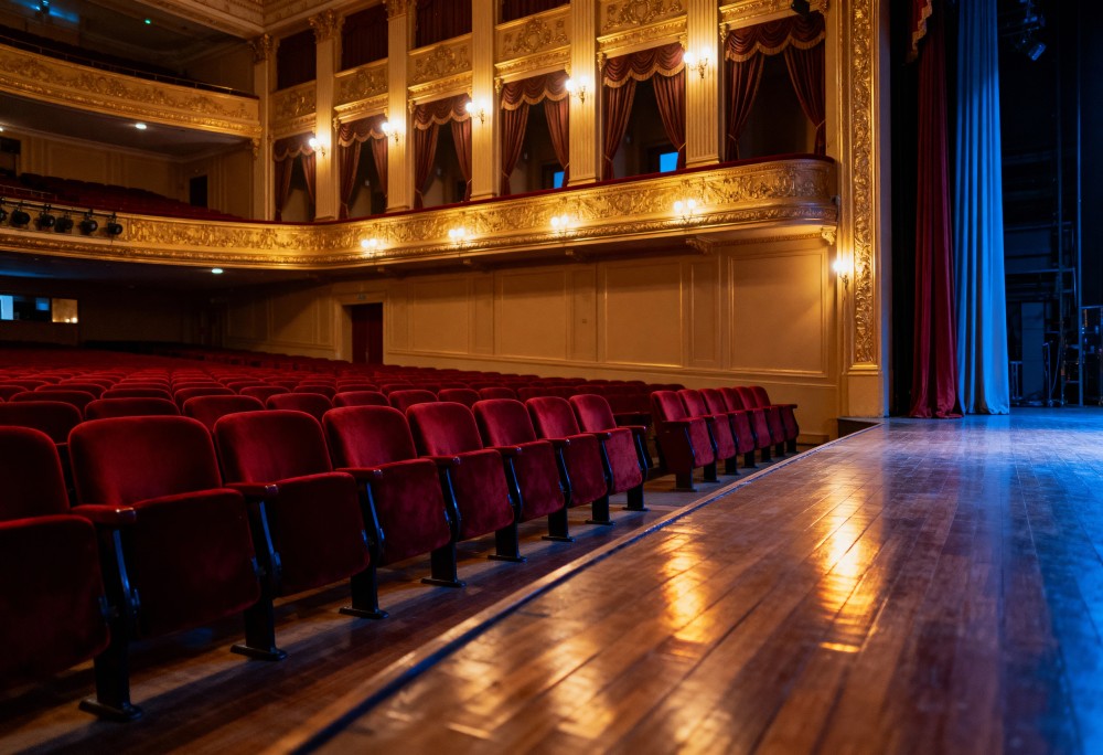 Calineczka w O!Teatrze: odkryj magiczną przygodę pełną przyjaźni i wolności