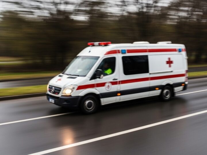 Zamarznięte zbiorniki wodne: nie daj się zwieść, to nie miejsce na zabawę!