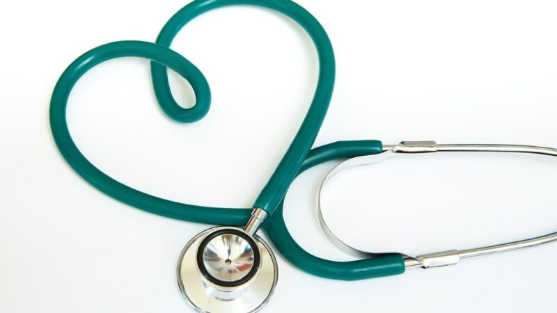 Bezpłatna infolinia wsparcia dla osób z Alzheimerem i ich bliskich