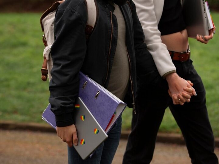 Cyfryzacja szkół w Ostrołęce: podpisano kluczową umowę Krajowego Planu Odbudowy