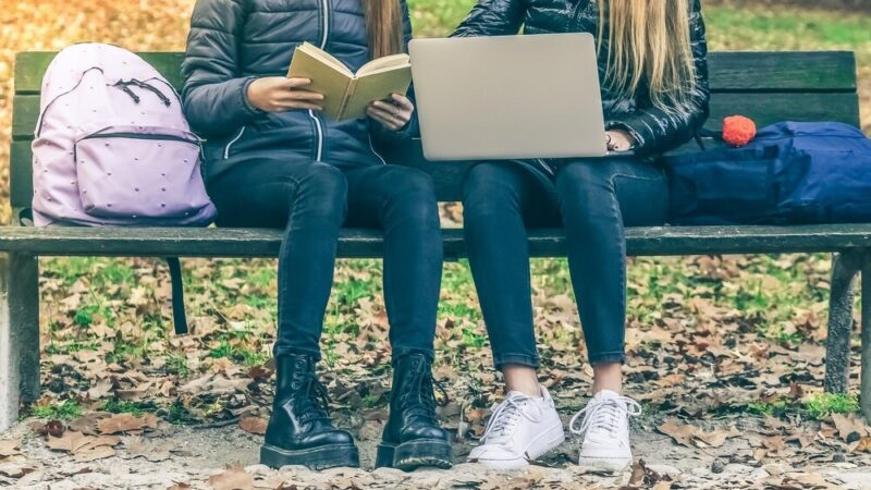 Nowe umowy na modernizację szkół zawodowych w Ostrołęce podpisane