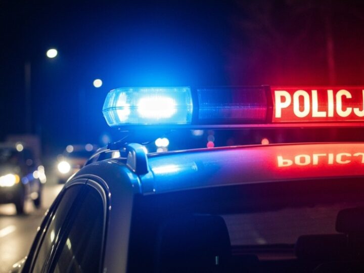 Kierowca dostawczaka uderzył w Dacię i zniknął – policja poszukuje świadków