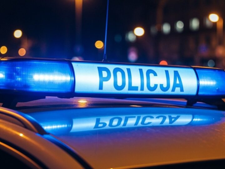 Pijany kierowca dachował po uderzeniu w kapliczkę – teraz ma poważne kłopoty