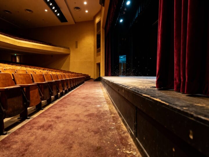 Ostrołęka wita wiosnę z teatrem pełnym emocji!