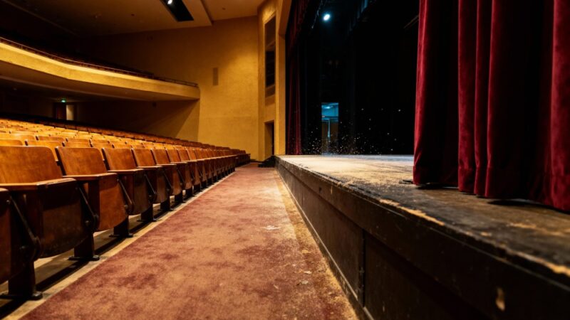 Ostrołęka wita wiosnę z teatrem pełnym emocji!