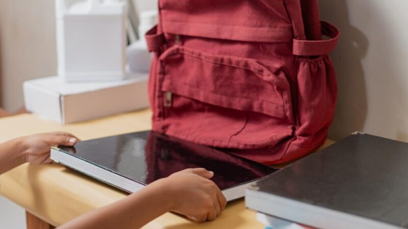 Ostrołęka stawia na cyfrową edukację: przedszkole z unijnym wsparciem na nowoczesne materiały dydaktyczne