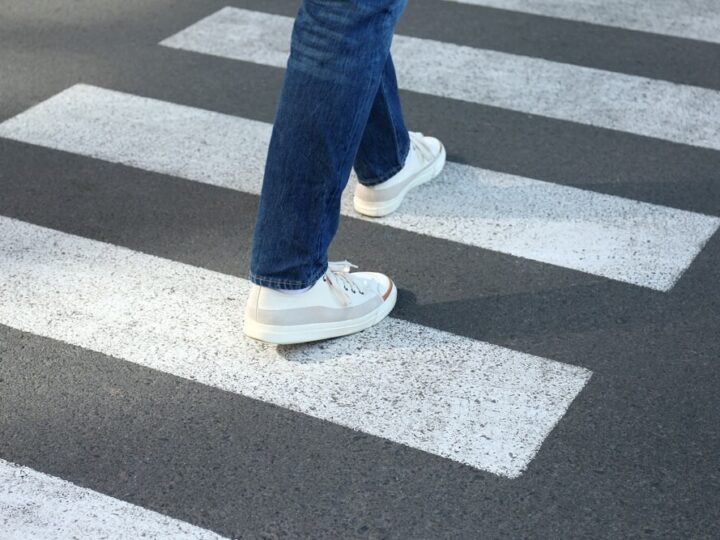 Kierowca potrącił pieszego na przejściu – stracił prawo jazdy