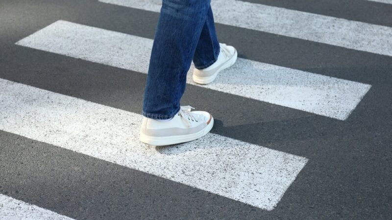 Kierowca potrącił pieszego na przejściu – stracił prawo jazdy