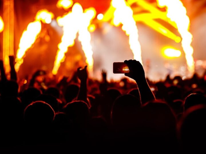 Magiczne chwile w Ostrołęce – koncert „Całuję Twoją dłoń” na żywo