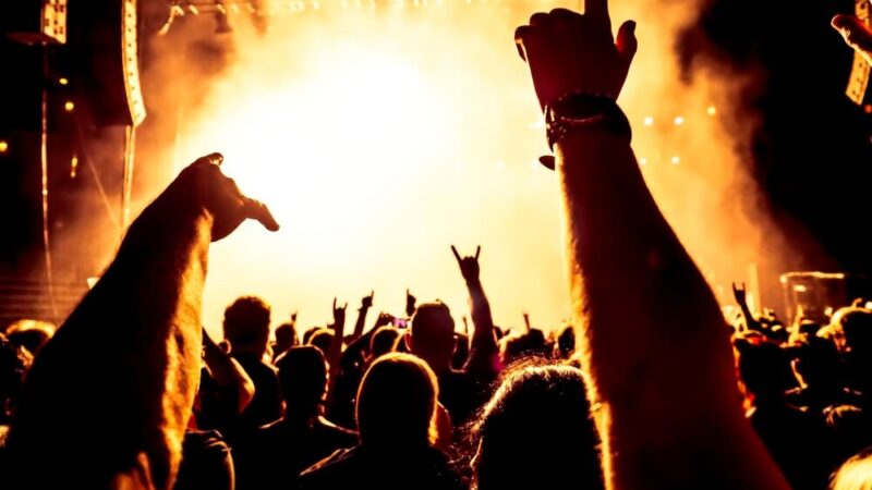 Jazzowy wieczór w Ostrołęce: MC Kwadrat łączy muzykę z grafiką