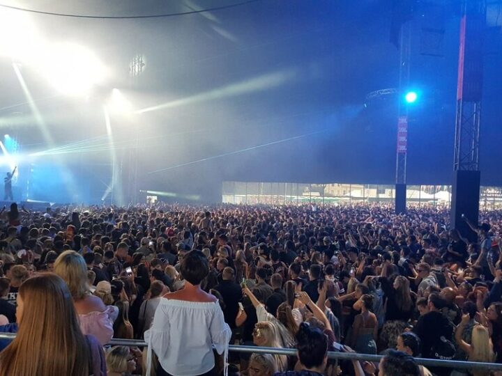Darmowy transport na koncert „Młodzi Skierkowskiemu” – dołącz do wydarzenia!